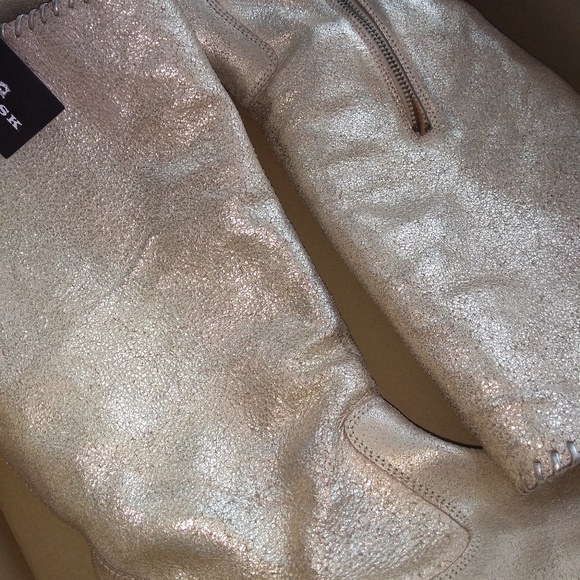 🌿GOLD BRUSHED BOOTS🌿 - Picture 6 of 7